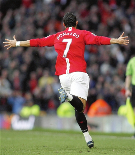 效力于国际 效力于国际